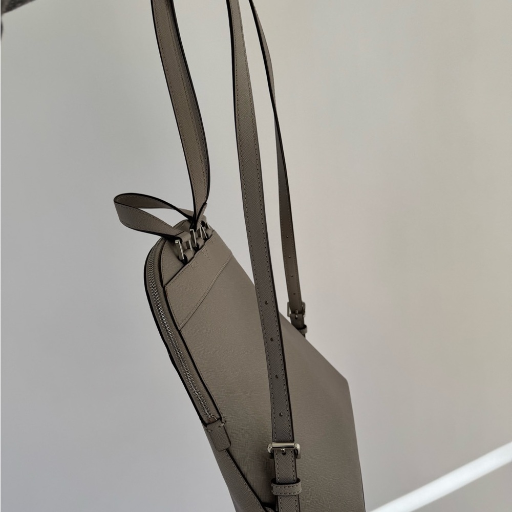 Michael Kors Backpack Beautiful Euc - image 5